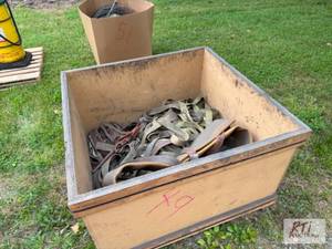 lot 49 image: Crate of straps and binders....