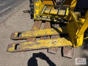 lot 72 image: (5) hand pallet jacks...