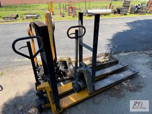 lot 73 image: (4) hand pallet jacks...