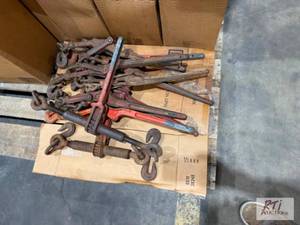 lot 128 image: Chain binders, truck parts and fuel...
