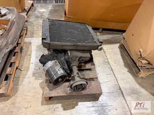 lot 189 image: Radiator and axle...