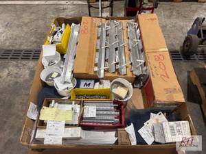 lot 208 image: Mixed hardware...
