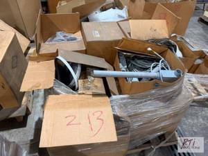 lot 213 image: Insulating supplies...
