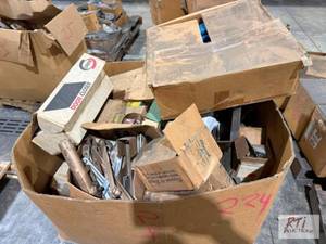 lot 224 image: Hardware and supplies...