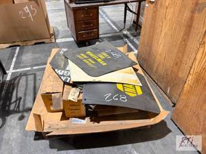 lot 268 image: Mud flaps...
