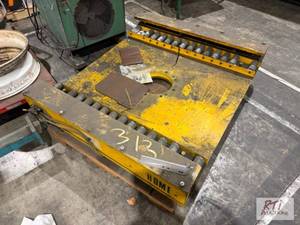 lot 313 image: Large metal platform with rollers.&...
