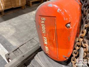lot 322 image: CM Lodestar 1-ton electric hoist...