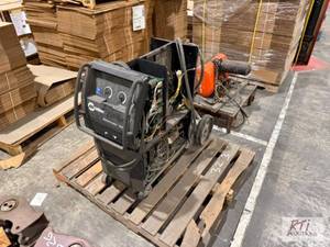 lot 323 image: Miller Millermatic 350P welder - mi...