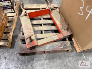 lot 350 image: Fork mounted barrel carrier...