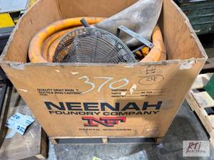 lot 370 image: Shop fans...