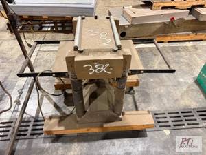lot 382 image: Makita 400MM planer...