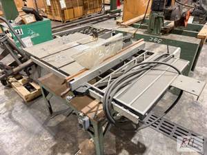 lot 387 image: Craftsman 10-inch table saw on stan...
