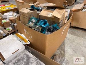 lot 403 image: Cordless tool parts, makita.&nbsp...