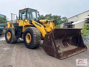 lot 1 image: Komatsu WA 480 wheel loader, JRB 6 ...