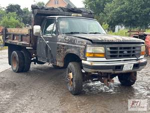 lot 11 image: 1997 Ford F-350 1-ton dump truck, 4...