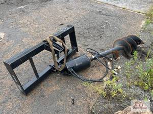 lot 26 image: AGT hydraulic post hole digger for ...