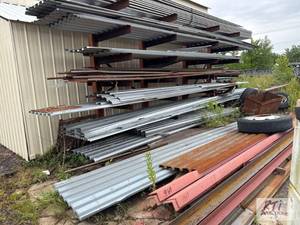 lot 32 image: Steel rack of galvanized roof and c...