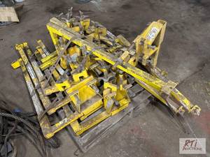 lot 67 image: Roof safety posts...