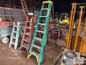 lot 91 image: Werner 8ft step ladder and wooden 8...