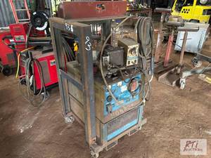 lot 93 image: Hobart RC-250 generatorwelder with...
