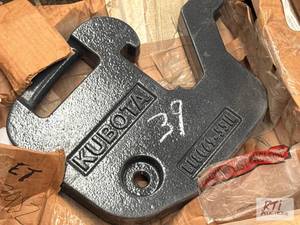 lot 39 image: Kubota Weight.&nbspLocated in Nort...