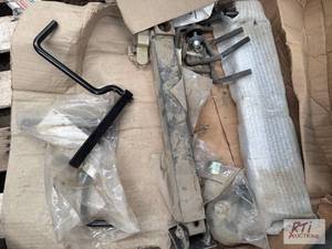 lot 62 image: Kubota lift kit for zero turn mower...