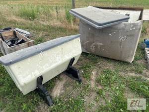 lot 90 image: (3) Kinze&nbspdry fertilizer hoppe...