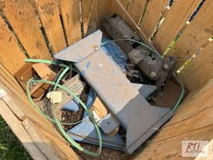 lot 103 image: Miscellaneous brackets.&nbspLocate...