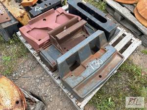 lot 130 image: (5) front weight brackets.&nbspLoc...