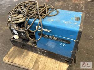 lot 135 image: Miller bobcat 225G plus welder, 244...