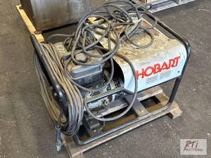 lot 137 image: Hobart generatorwelder. Starts and...