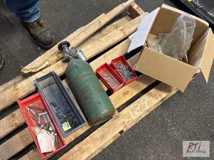 lot 139 image: Air plane oxygen tank and assorted ...