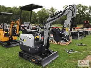 lot 1 image: ATS ME18 mini excavator with 16in d...