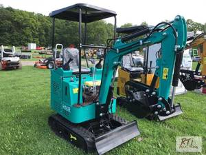 lot 13 image: CF Industry H16R mini excavator, 16...