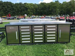 lot 18 image: Chery Industrial 10ft 18-drawer too...