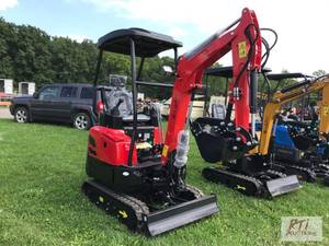 lot 40 image: CF Industry YNE 18 mini excavator, ...