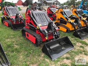 lot 64 image: Future FT380 mini track skid loader...