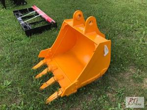 lot 79 image: 24in digging bucket for Cat 305 siz...