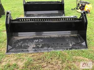 lot 112 image: Future 6ft MP bucket for skid loade...