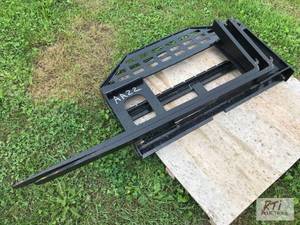 lot 159 image: Future light duty skid loader palle...