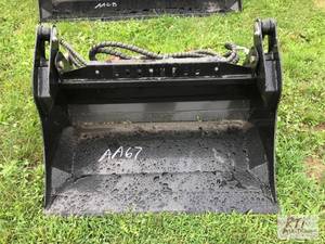 lot 164 image: Future MP bucket for mini skid load...