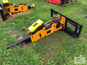 lot 165 image: Future P680 hydraulic hammer for sk...