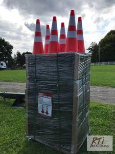 lot 253 image: 250X traffic cones, 28in tall, bett...