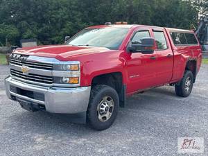 lot 6 image: 2015 Chevrolet Silverado 2500HD pic...