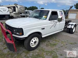 lot 11 image: 1997 Ford F-250 Heavy Duty tow t...