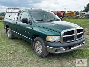 lot 14 image: 2003 Dodge Ram 1500 pickup truck. V...