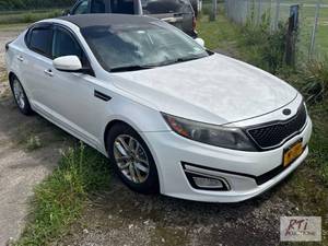 lot 28 image: 2015 Kia Optima LX passenger car. V...