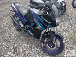 lot 35 image: 1996 Kawasaki Ninja 250R motorcy...