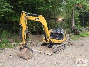 lot 71 image: 2008 Caterpillar 302.5C mini exc...