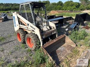lot 77 image: Bobcat 743B skid steer loader. Equi...